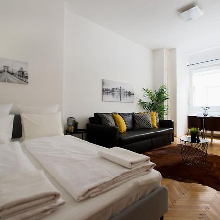 Standard Apartment By Hi5 - Petofi 12 Budapeşte Dış mekan fotoğraf