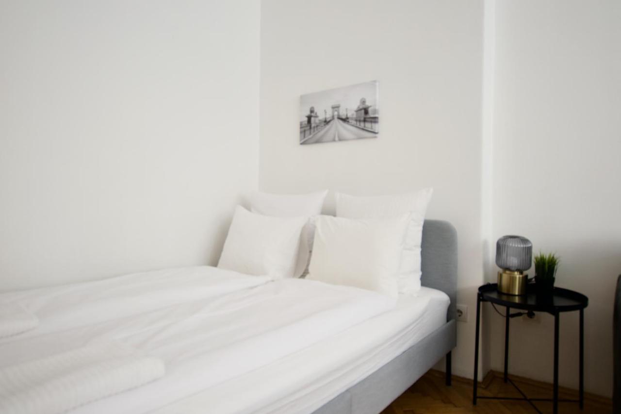 Standard Apartment By Hi5 - Petofi 12 Budapeşte Dış mekan fotoğraf